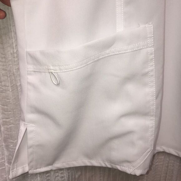 Wonder Wink 4X 4 Way Stretch Hi Performance White Scrub Top - Picture 6 of 15